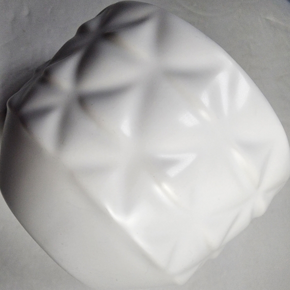 Starbucks 2013 New Bone China White Coffee Tea Mug Faceted Textured Geometric - Picture 6 of 8